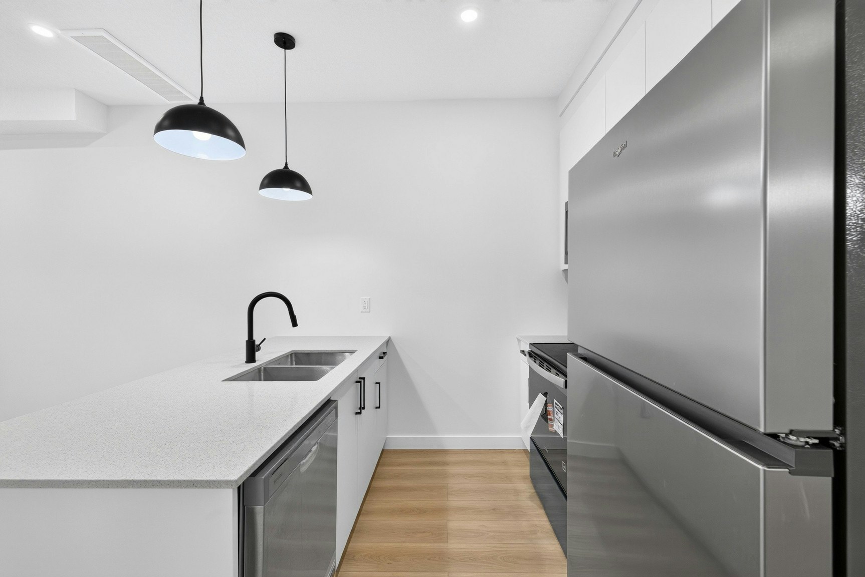 11306 123 Street Northwest, Edmonton, AB, T5M 0E9 - 6