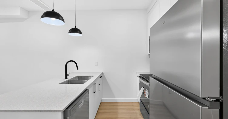 11306 123 Street Northwest, Edmonton, AB, T5M 0E9 - 6