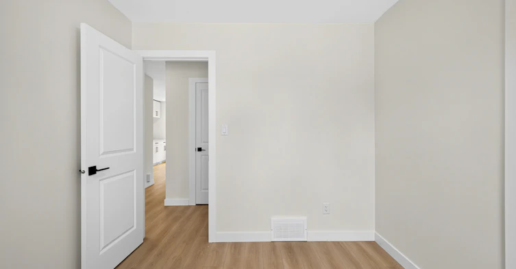 11306 123 Street Northwest, Edmonton, AB, T5M 0E9 - 8