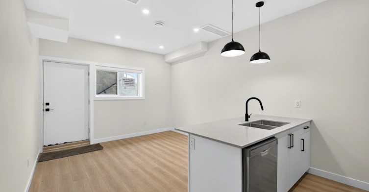 11306 123 Street Northwest, Edmonton, AB, T5M 0E9