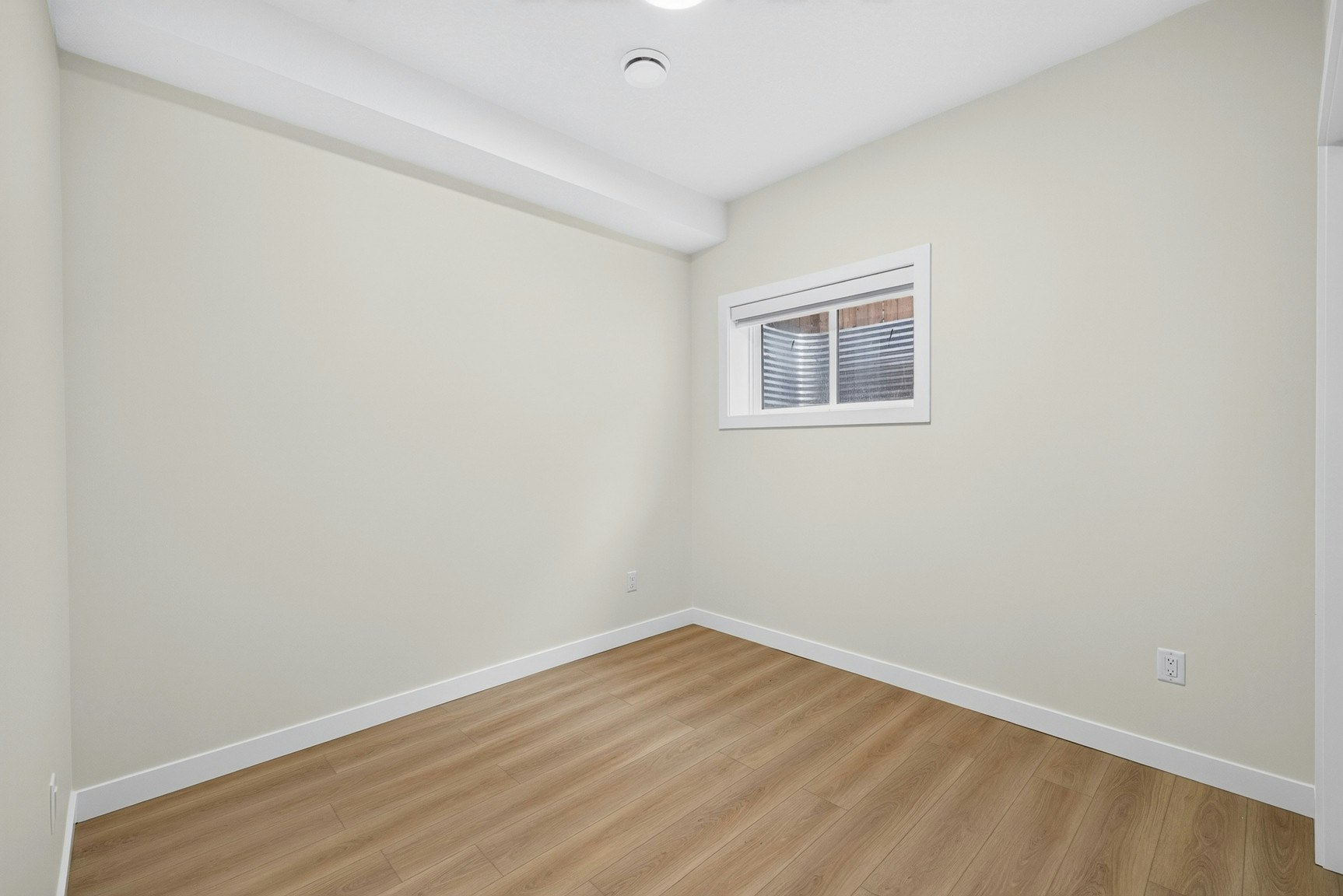 11306 123 Street Northwest, Edmonton, AB, T5M 0E9 - 9