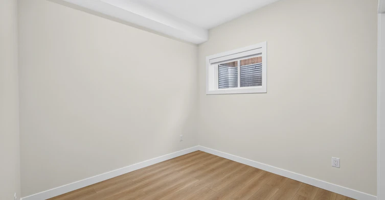 11306 123 Street Northwest, Edmonton, AB, T5M 0E9 - 9