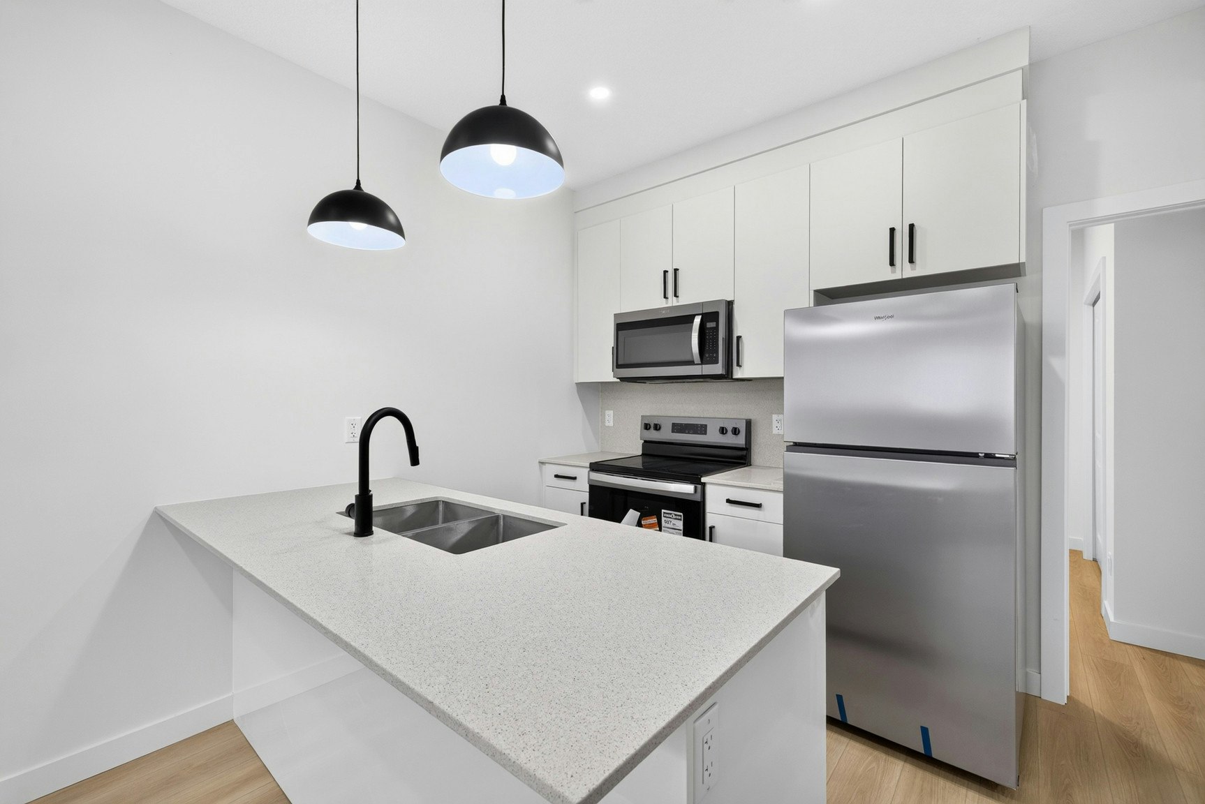 11306 123 Street Northwest, Edmonton, AB, T5M 0E9 - 4