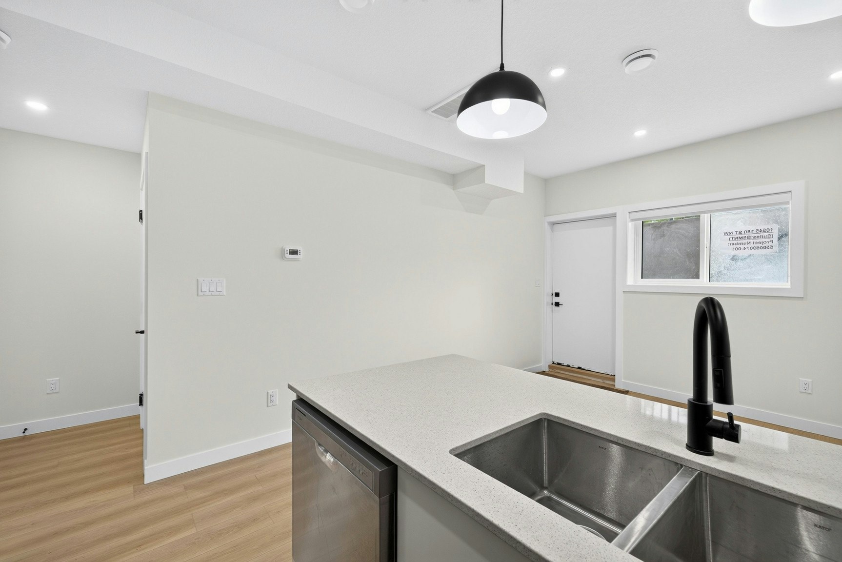 11306 123 Street Northwest, Edmonton, AB, T5M 0E9 - 5