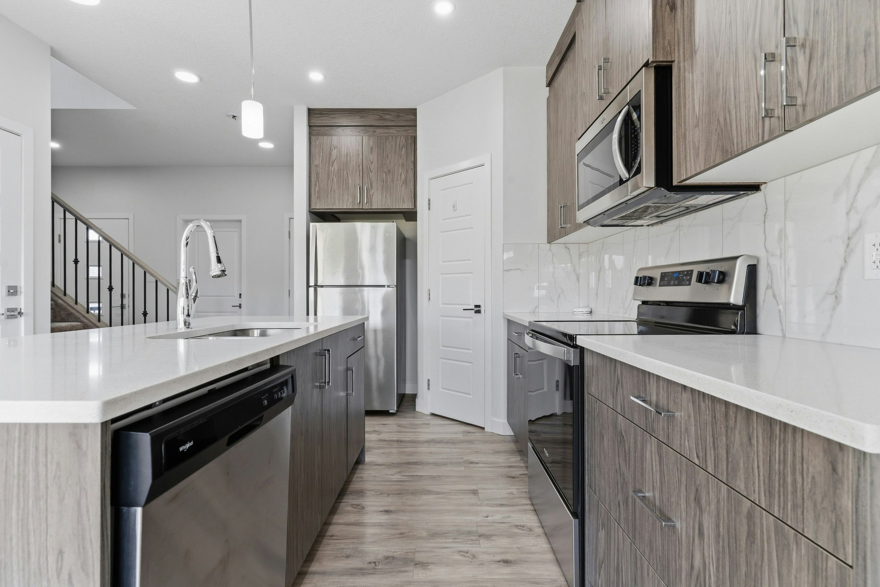 8805 Carson Way Southwest, Edmonton, AB, T6W 1A7 - 9