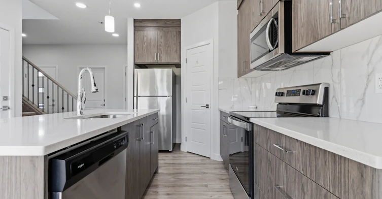 8805 Carson Way Southwest, Edmonton, AB, T6W 1A7 - 9