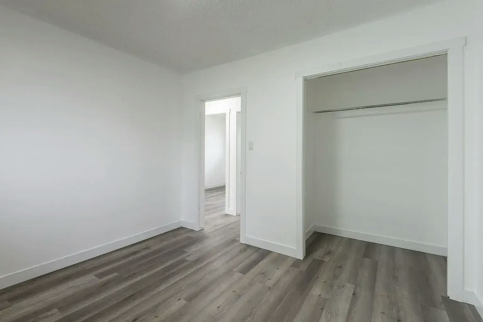 A-1831 44 Street Southeast, Calgary, AB, T2A 0T7 - 5
