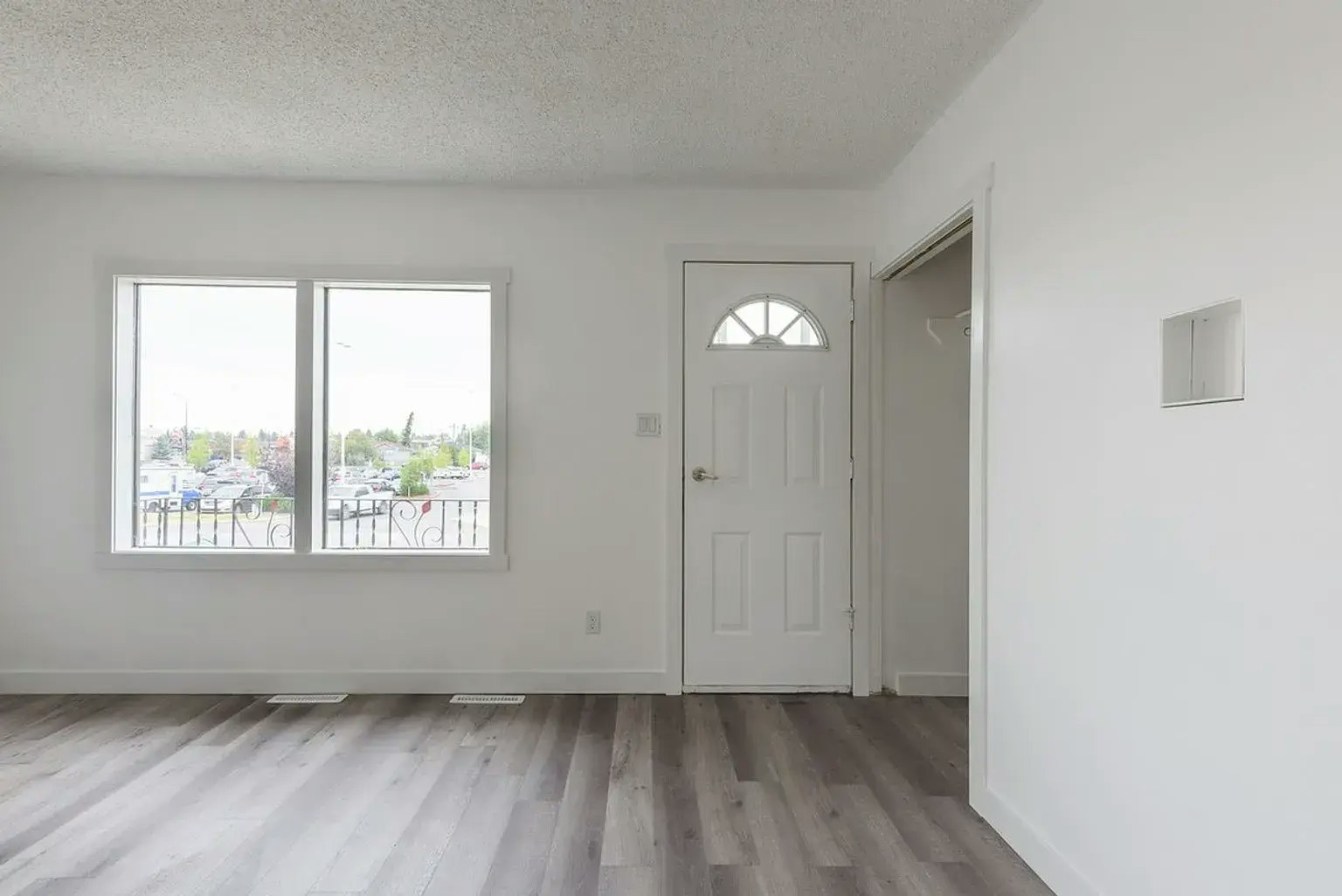 A-1831 44 Street Southeast, Calgary, AB, T2A 0T7 - 6