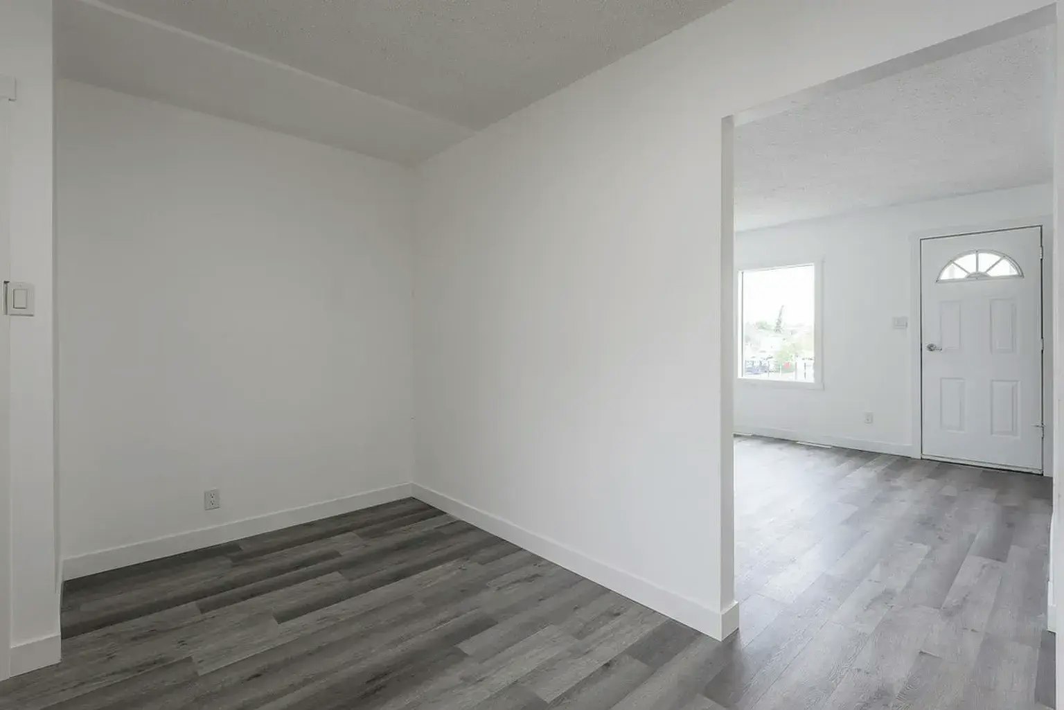 A-1831 44 Street Southeast, Calgary, AB, T2A 0T7 - 4