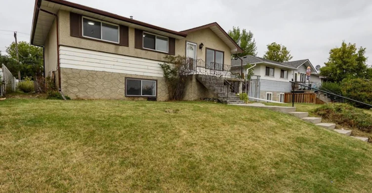 A-1831 44 Street Southeast, Calgary, AB, T2A 0T7