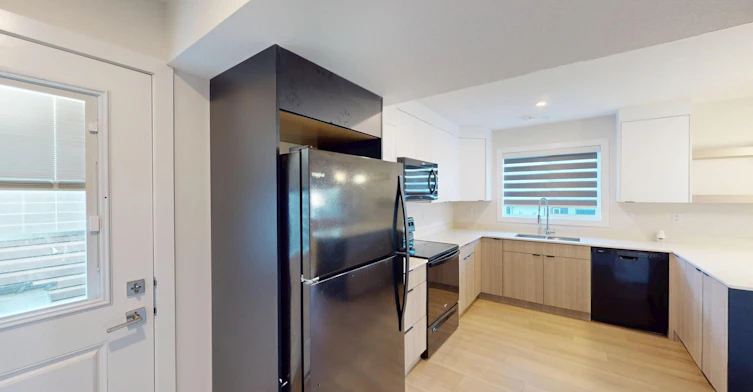 15828 100a Avenue NW, Edmonton, AB, T5P 0L8
