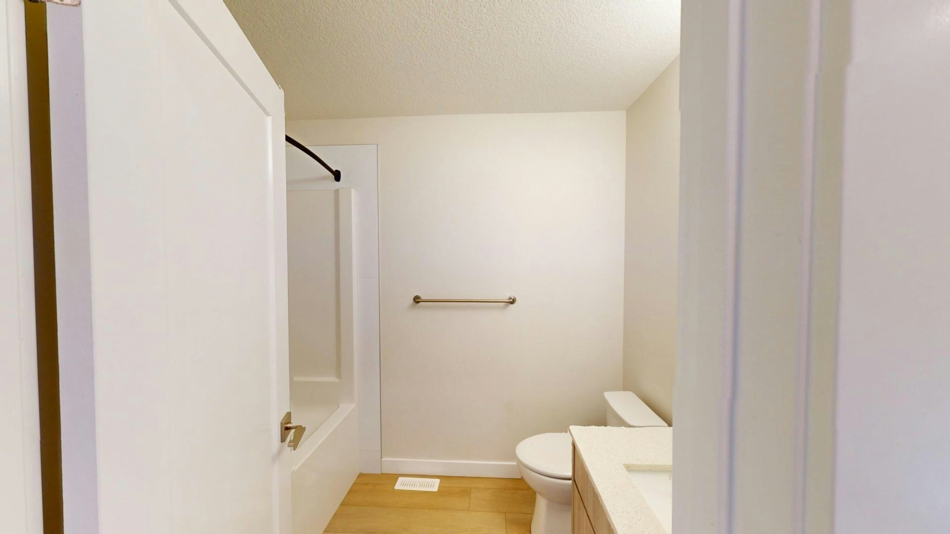 15824 100a Avenue NW, Edmonton, AB, T5P 0L8 - 13