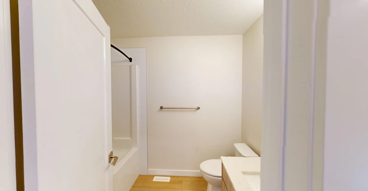 15824 100a Avenue NW, Edmonton, AB, T5P 0L8 - 13