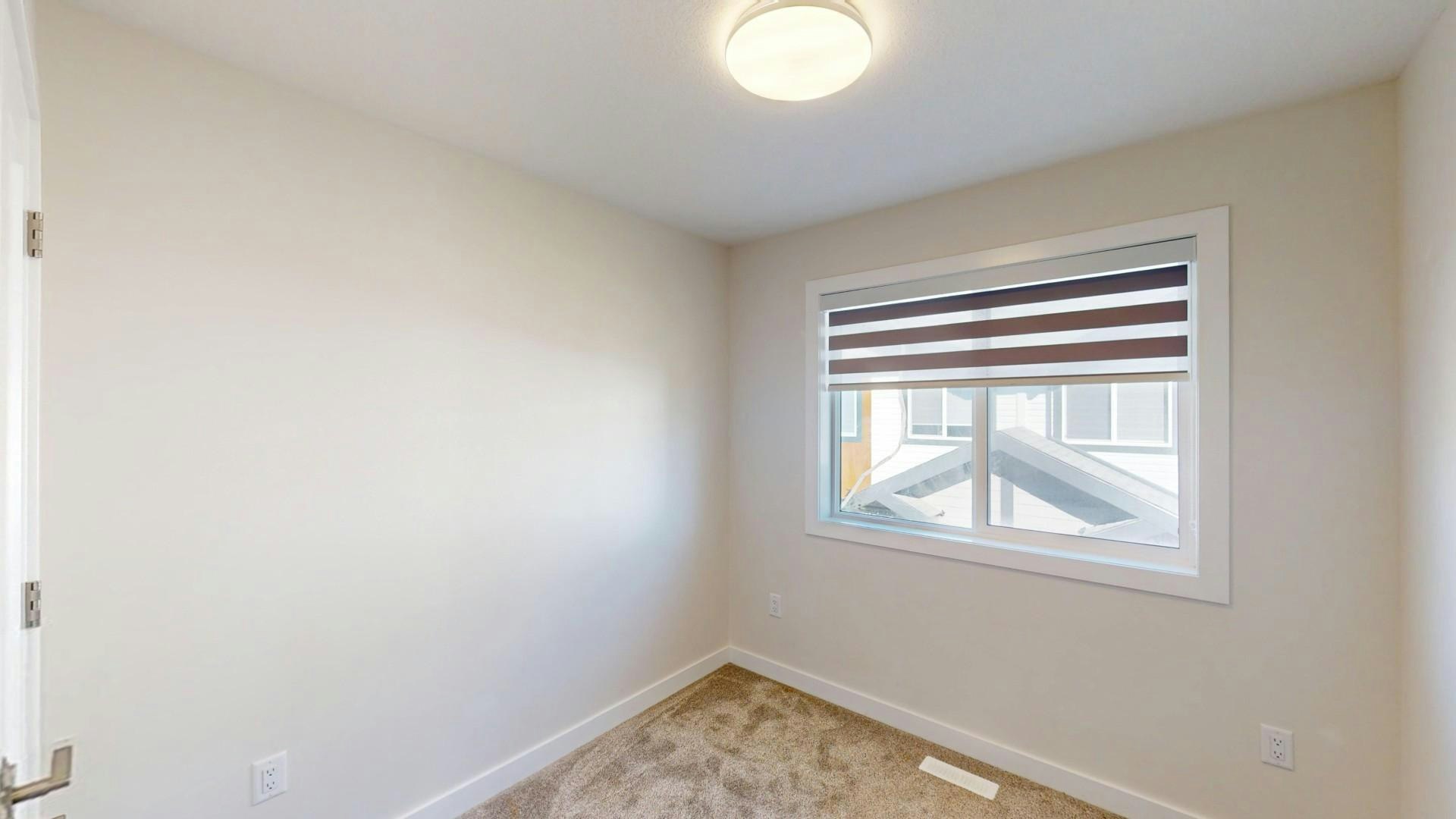 15824 100a Avenue NW, Edmonton, AB, T5P 0L8 - 9