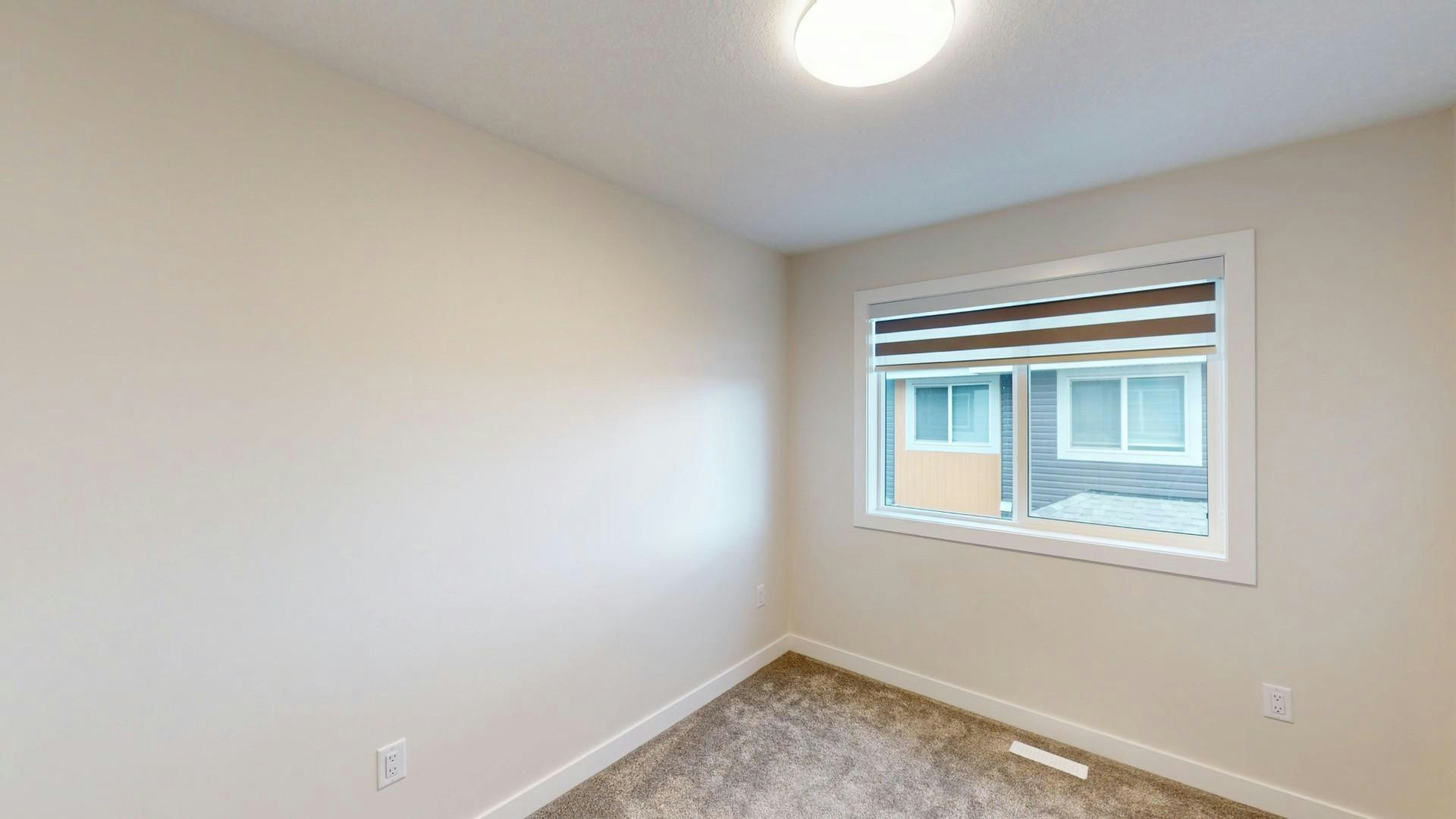 15818 100a Avenue NW, Edmonton, AB, T5P 0L8 - 5