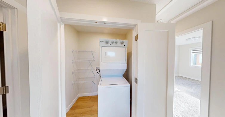 15818 100a Avenue NW, Edmonton, AB, T5P 0L8 - 8