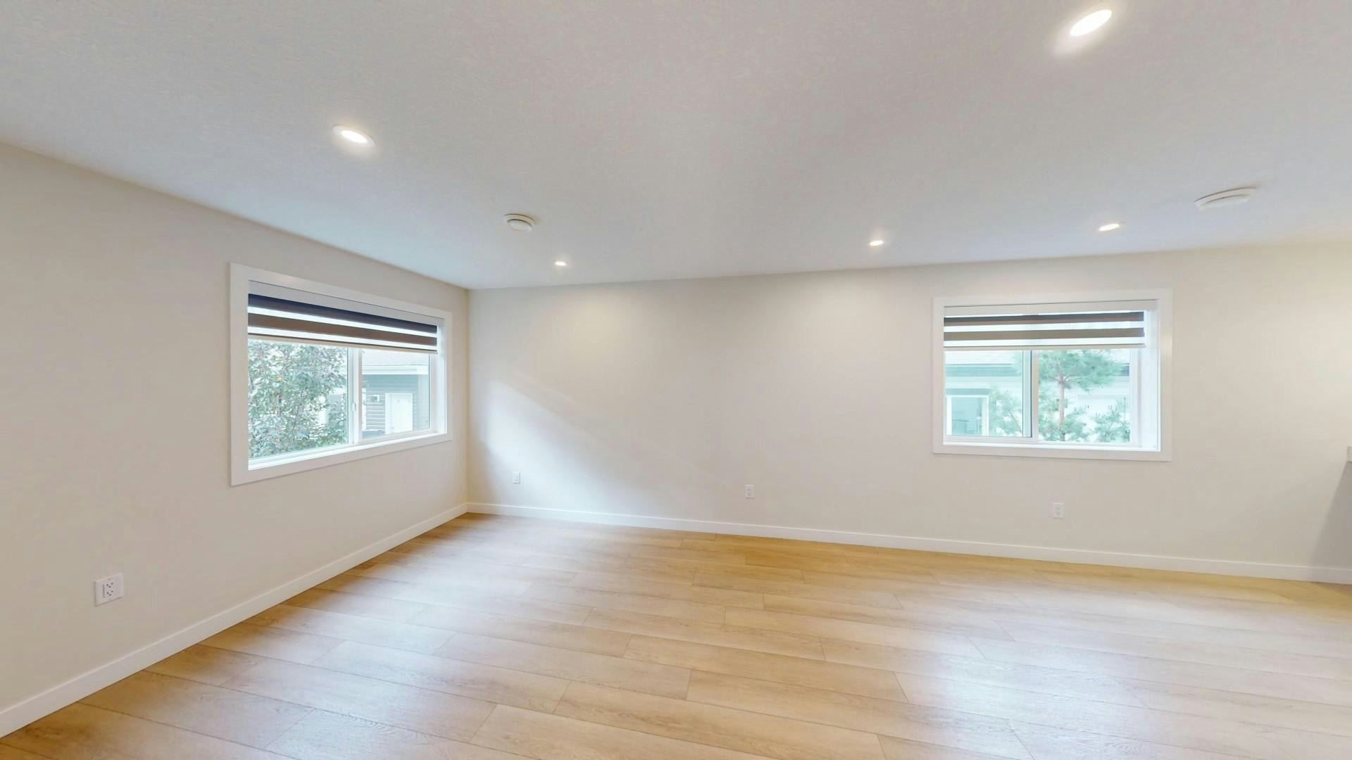 15818 100a Avenue NW, Edmonton, AB, T5P 0L8 - 4