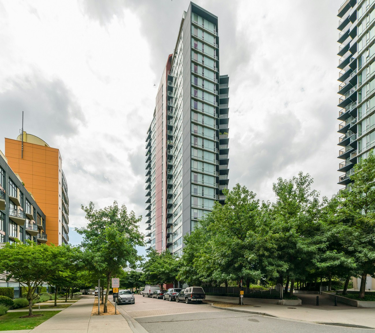305-8 Smithe Mews, Vancouver, BC, V6B 0A5 - 2