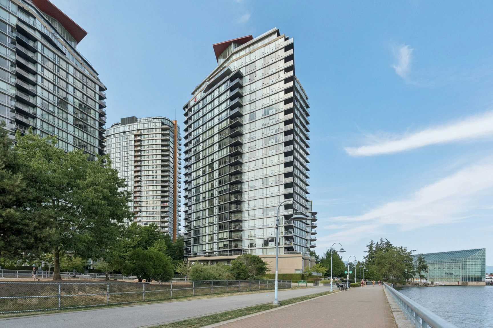 305-8 Smithe Mews, Vancouver, BC, V6B 0A5