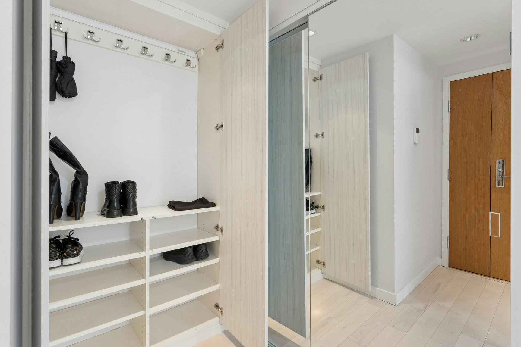 305-8 Smithe Mews, Vancouver, BC, V6B 0A5 - 13