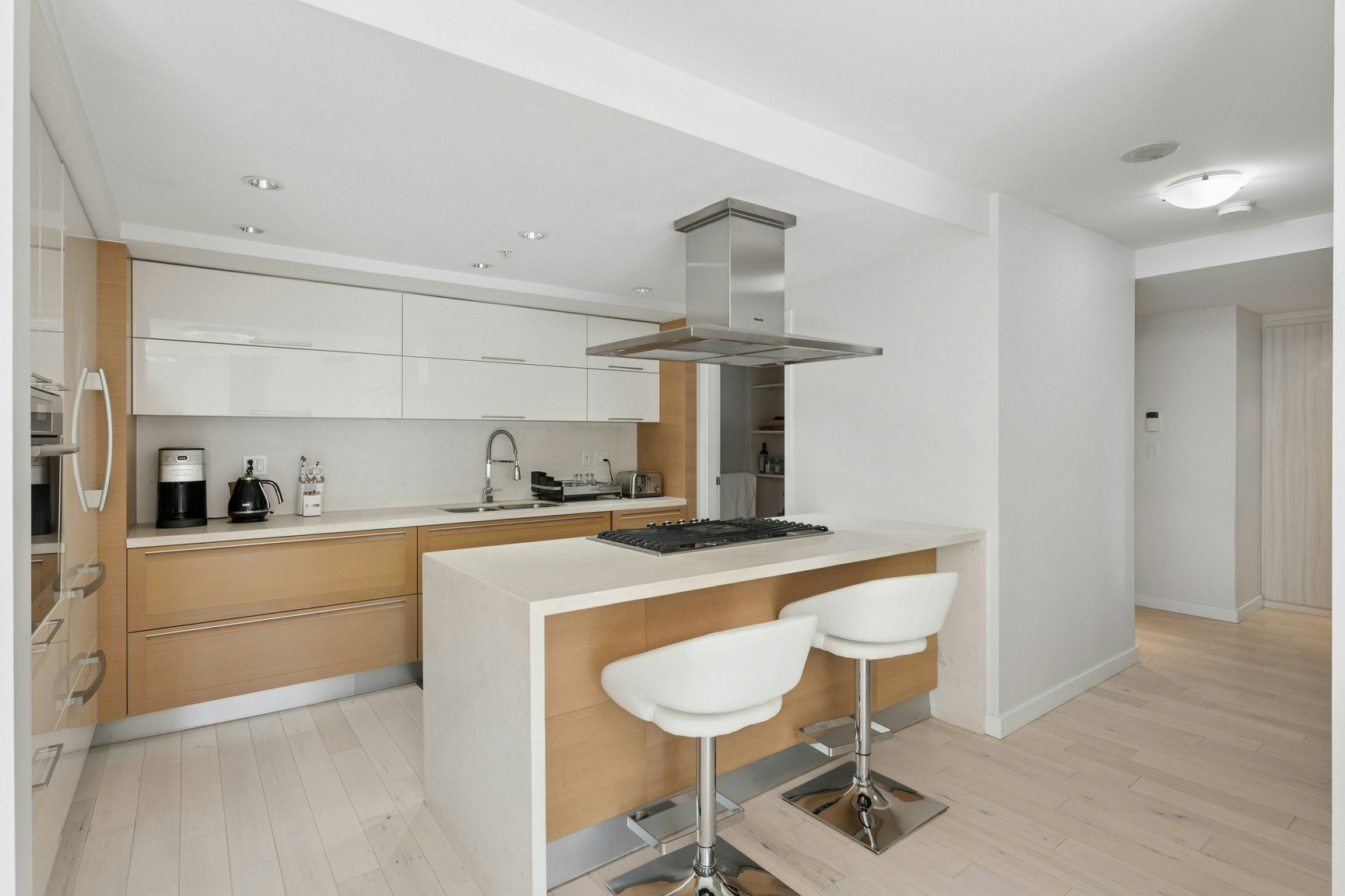 305-8 Smithe Mews, Vancouver, BC, V6B 0A5 - 6