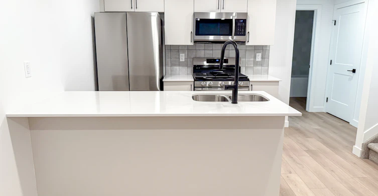 Lower-12405 122 Avenue Northwest, Edmonton, AB, T5L 4H2 - 2