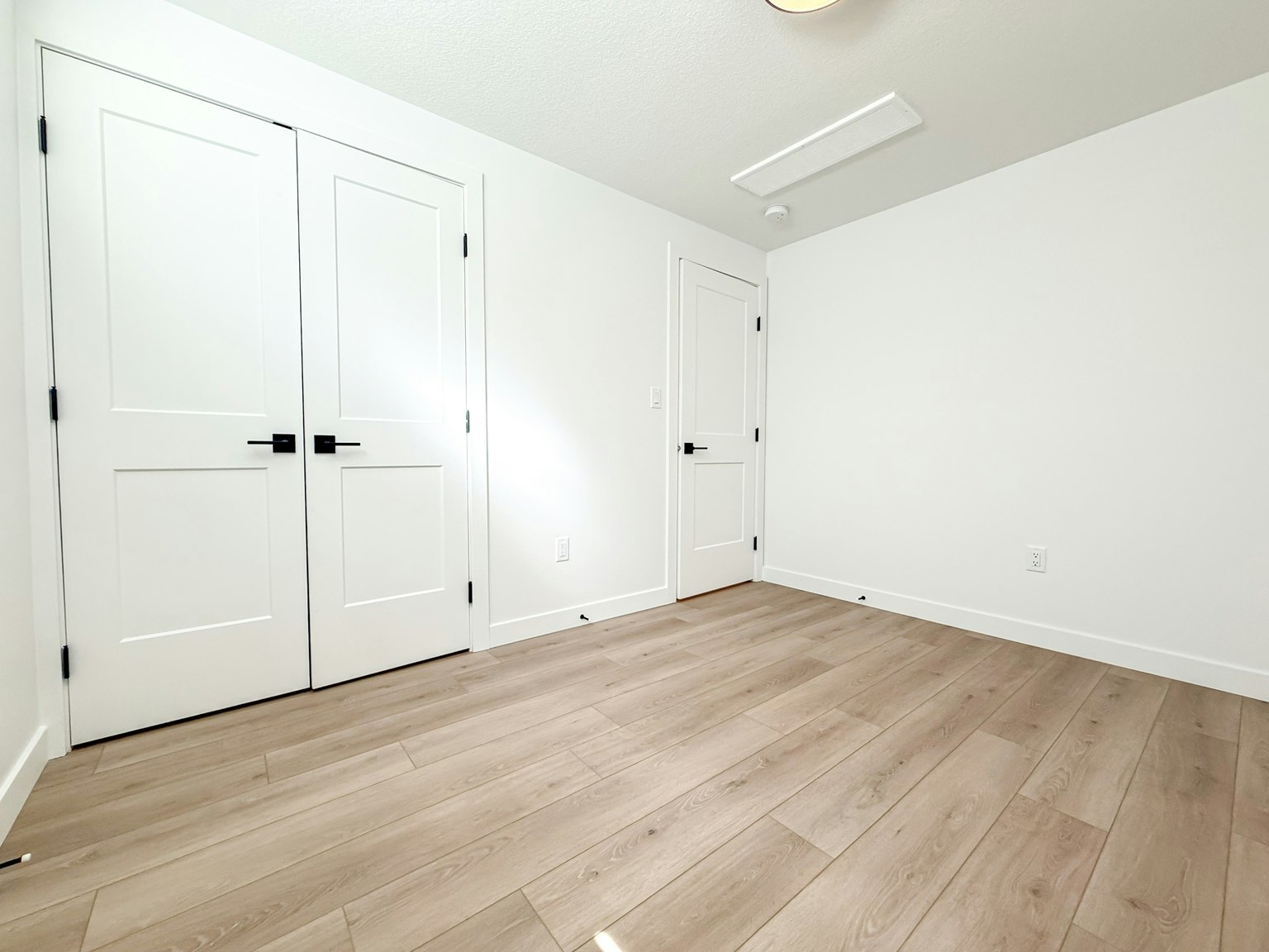Lower-12405 122 Avenue Northwest, Edmonton, AB, T5L 4H2 - 9