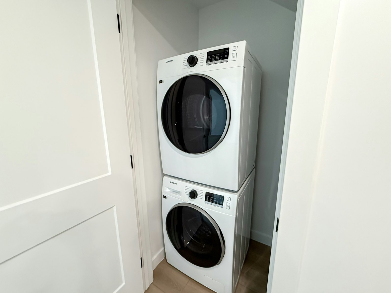Lower-12405 122 Avenue Northwest, Edmonton, AB, T5L 4H2 - 11