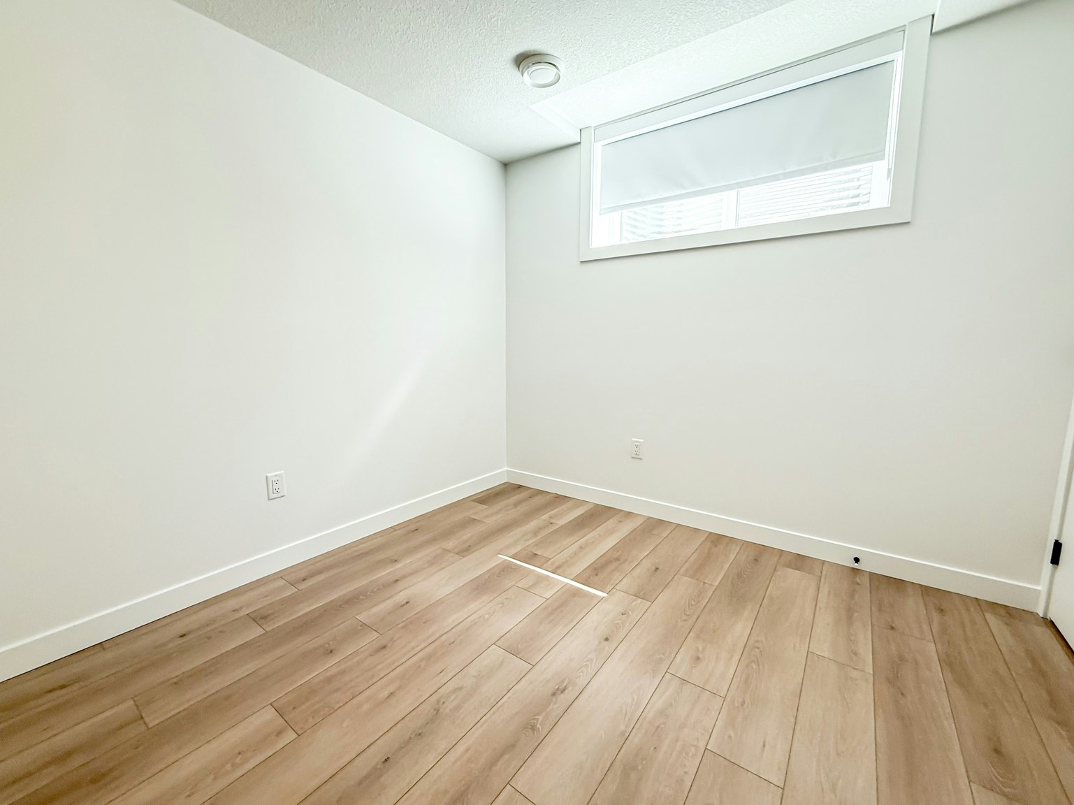 Lower-12405 122 Avenue Northwest, Edmonton, AB, T5L 4H2 - 8