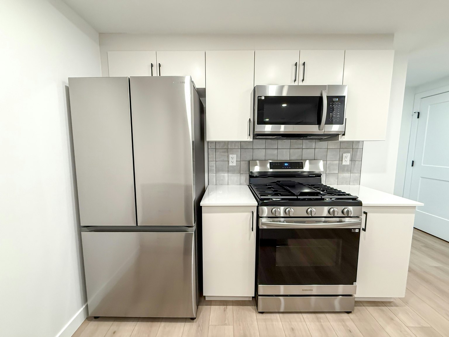Lower-12405 122 Avenue Northwest, Edmonton, AB, T5L 4H2 - 3