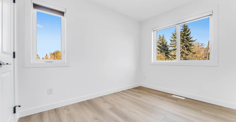 10631 148 Street Northwest, Edmonton, AB, T5N 3G9 - 10