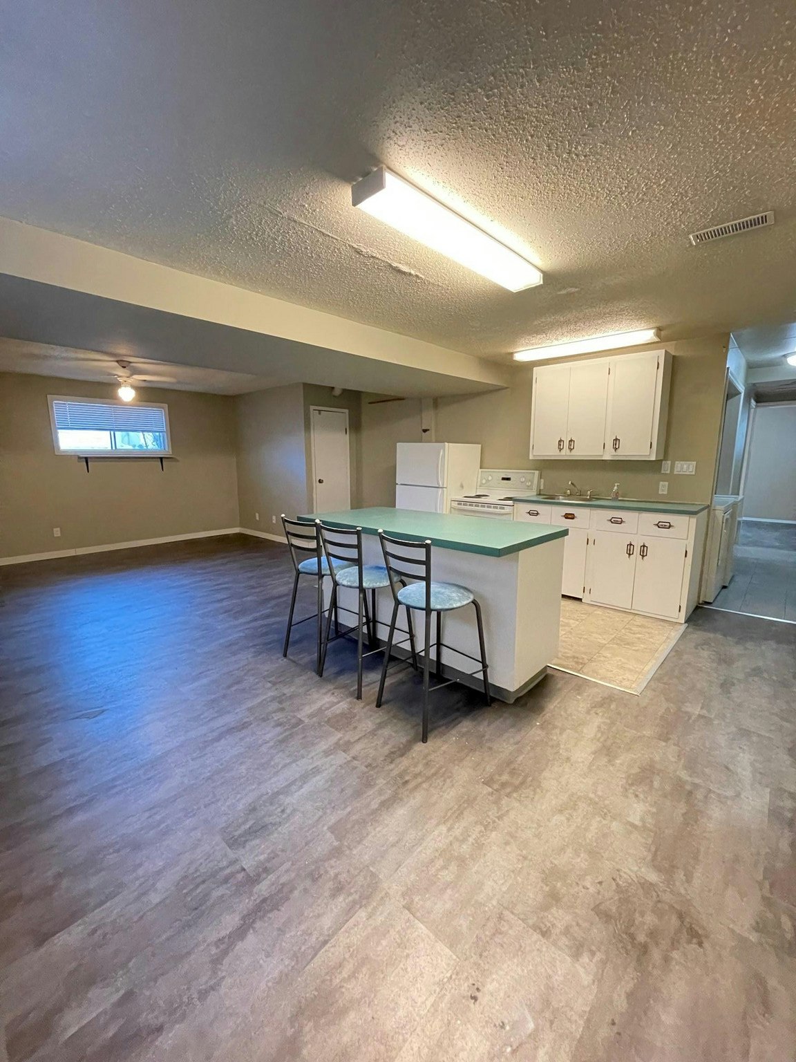 10515 52 Avenue Northwest, Edmonton, AB, T6H 0N9 - 5