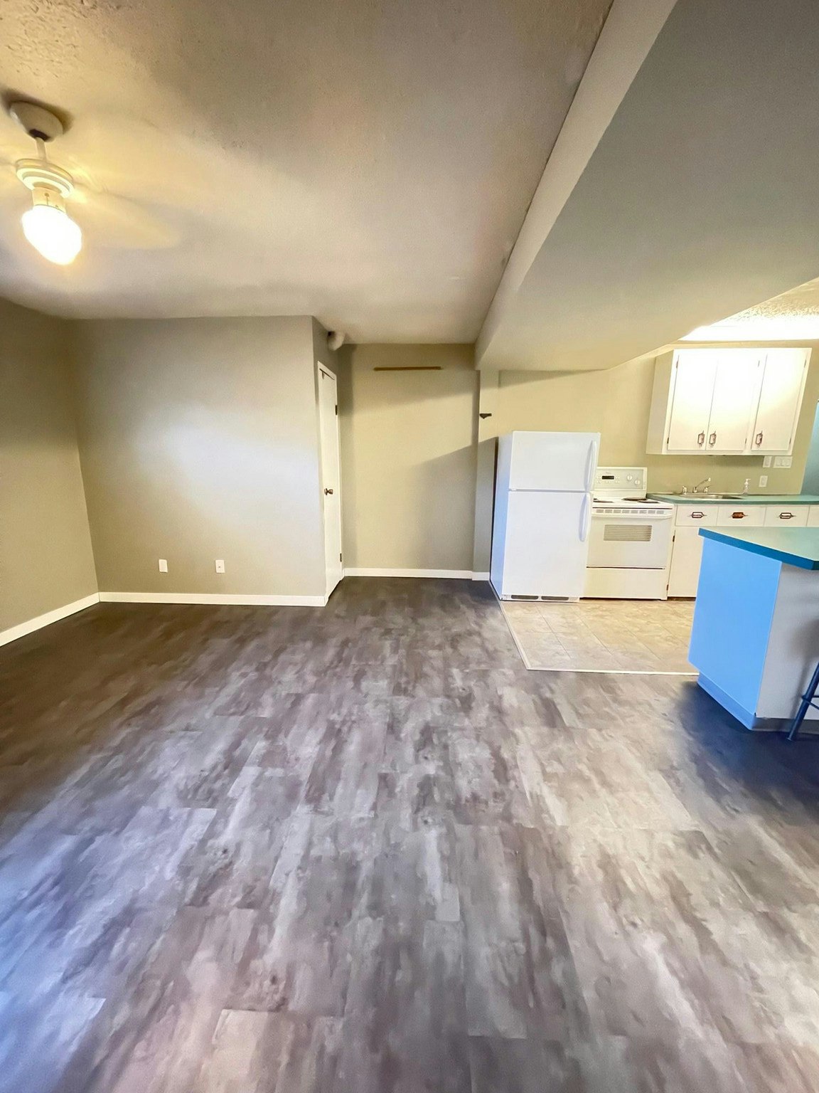 10515 52 Avenue Northwest, Edmonton, AB, T6H 0N9 - 9