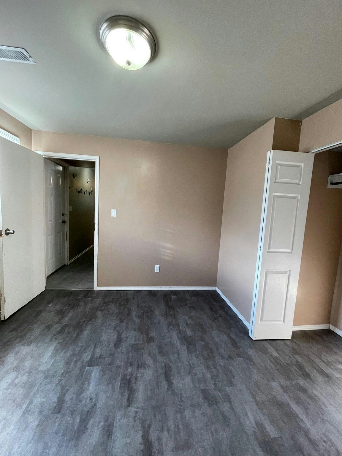 10515 52 Avenue Northwest, Edmonton, AB, T6H 0N9 - 16