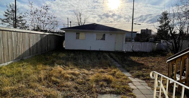 10515 52 Avenue Northwest, Edmonton, AB, T6H 0N9 - 19