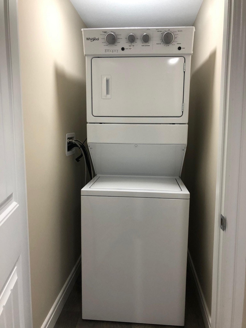 1410 17 Avenue Northwest, Edmonton, AB, T6T 2N6 - 8