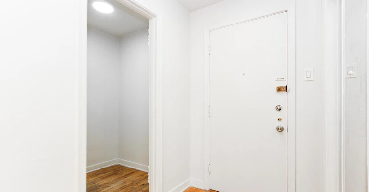 303-80 Des Pins Avenue Ouest, Montréal, QC, H2W 1R1 - 8