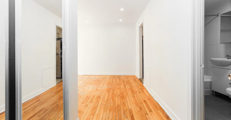 303-80 Des Pins Avenue Ouest, Montréal, QC, H2W 1R1 - 13