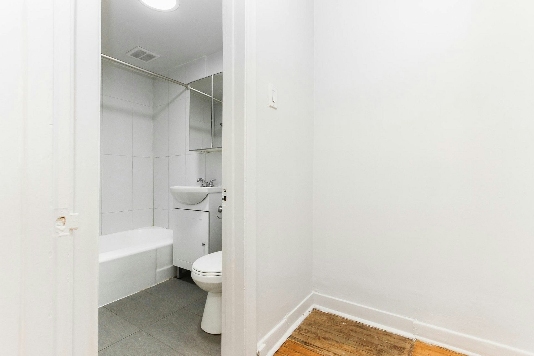 303-80 Des Pins Avenue Ouest, Montréal, QC, H2W 1R1 - 24