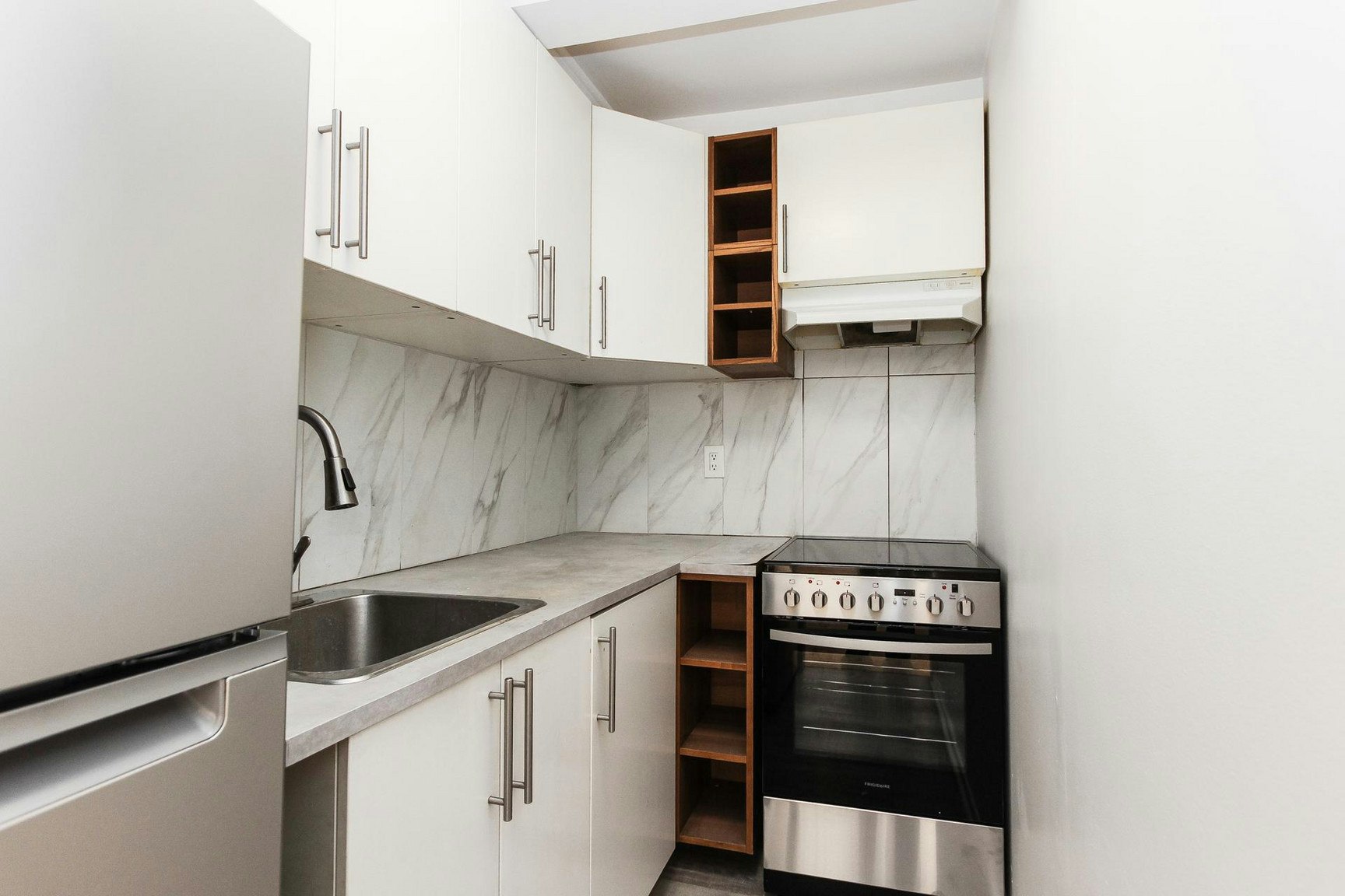 303-80 Des Pins Avenue Ouest, Montréal, QC, H2W 1R1 - 2