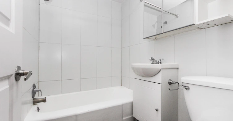 303-80 Des Pins Avenue Ouest, Montréal, QC, H2W 1R1 - 23