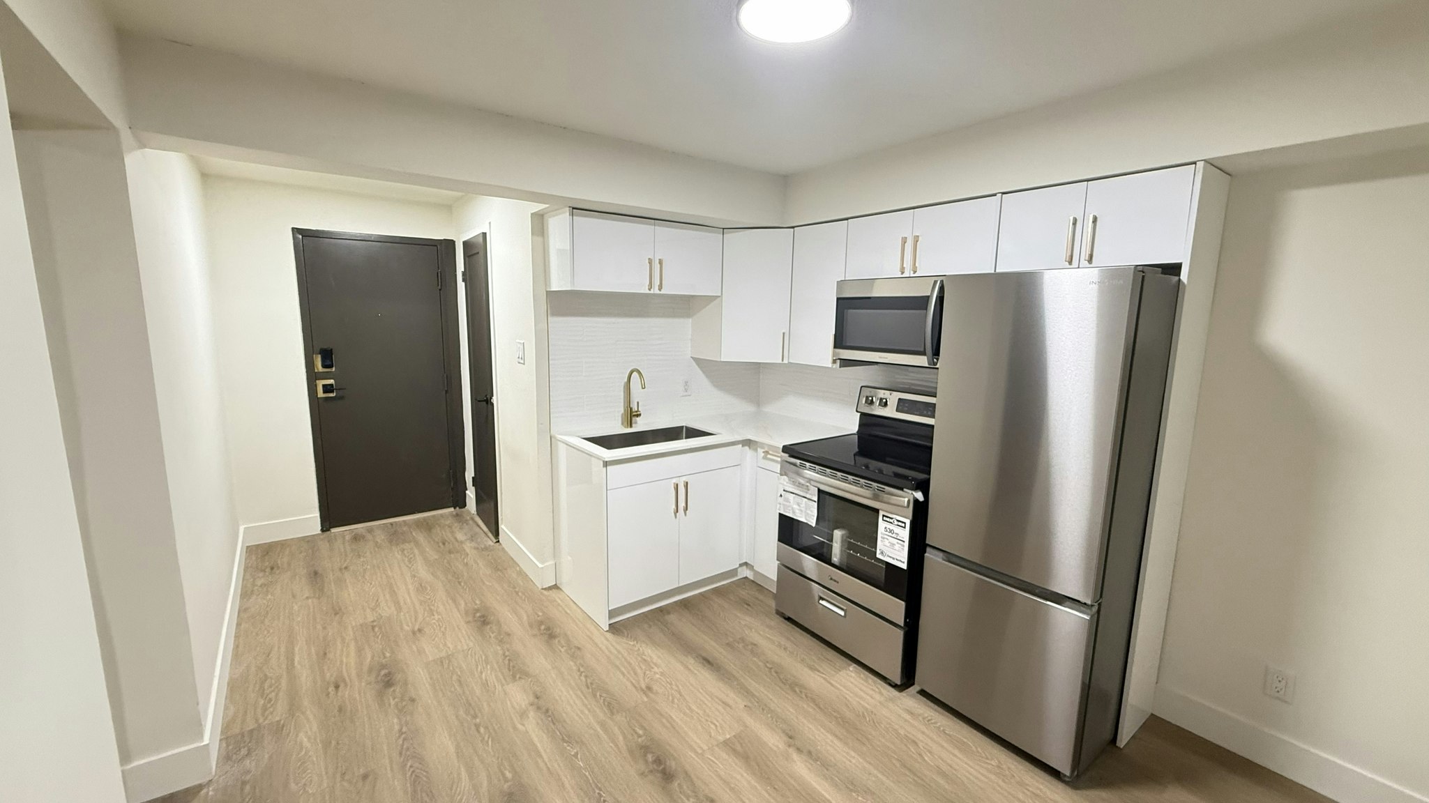 105-62 Triller Avenue, Toronto, ON, M6R 2H8 - 2