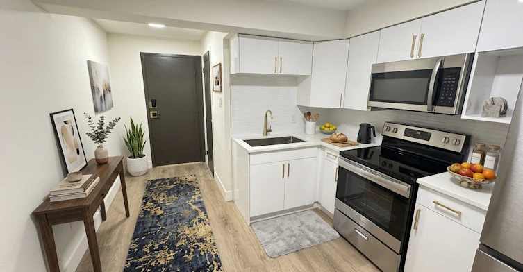 105-62 Triller Avenue, Toronto, ON, M6R 2H8 - 8