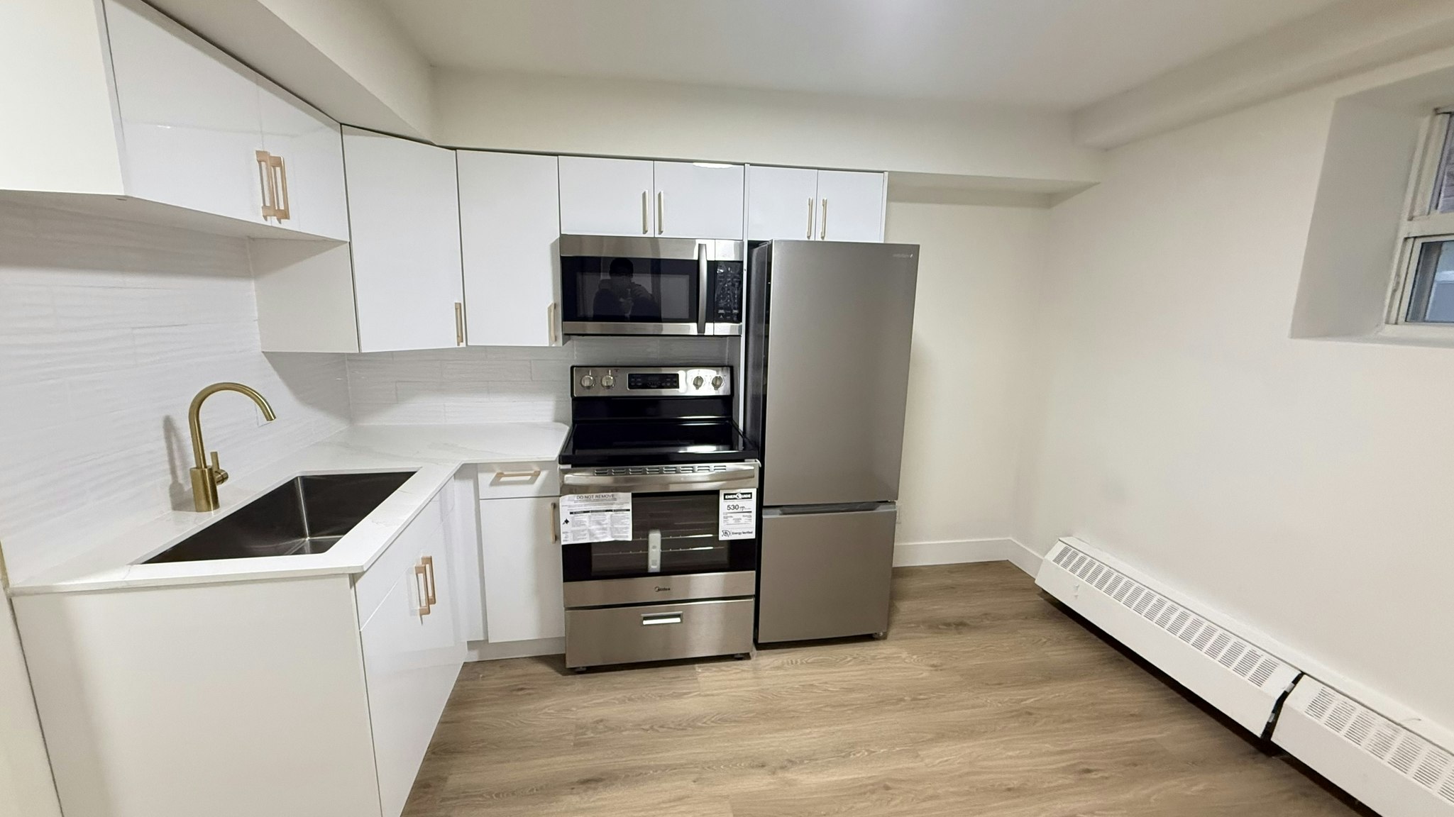 105-62 Triller Avenue, Toronto, ON, M6R 2H8 - 3