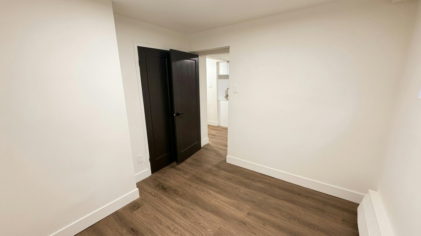 105-62 Triller Avenue, Toronto, ON, M6R 2H8 - 4