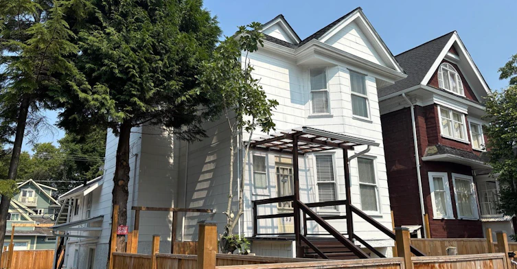 135 West 12th Avenue, Vancouver, BC, V5Y 1T6 - 4