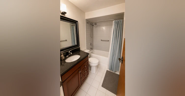2299 East 30th Avenue, Vancouver, BC, V5N 5N1 - 3
