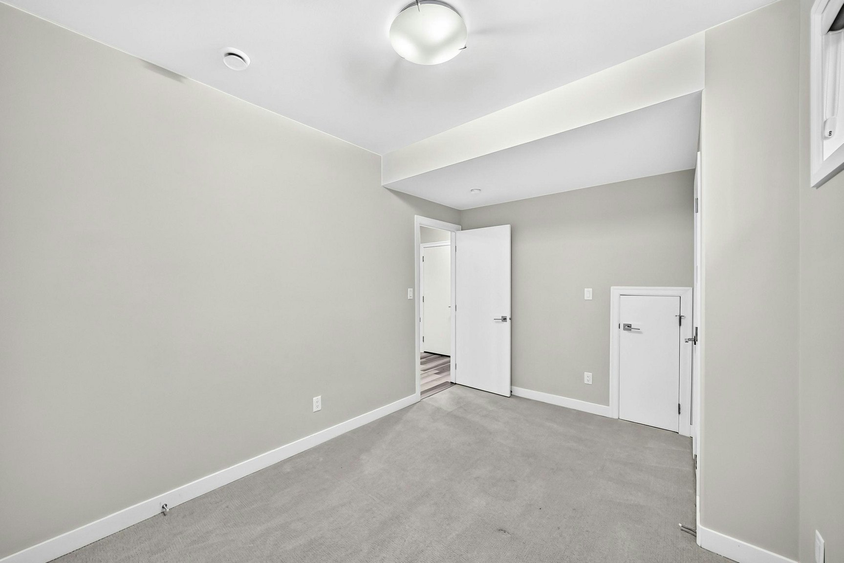 7706 Koruluk Lane Southwest, Edmonton, AB, T6W 4R7 5
