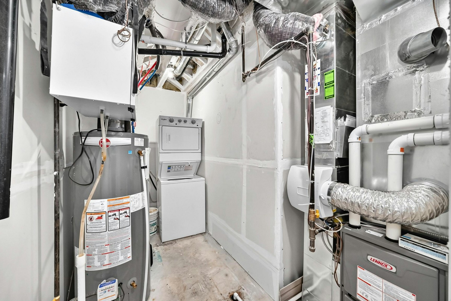 7706 Koruluk Lane Southwest, Edmonton, AB, T6W 4R7 3