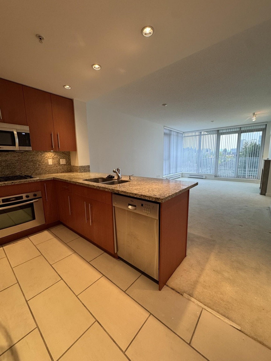 607-2688 West Mall, Vancouver, BC, V6T 2K6 - 3